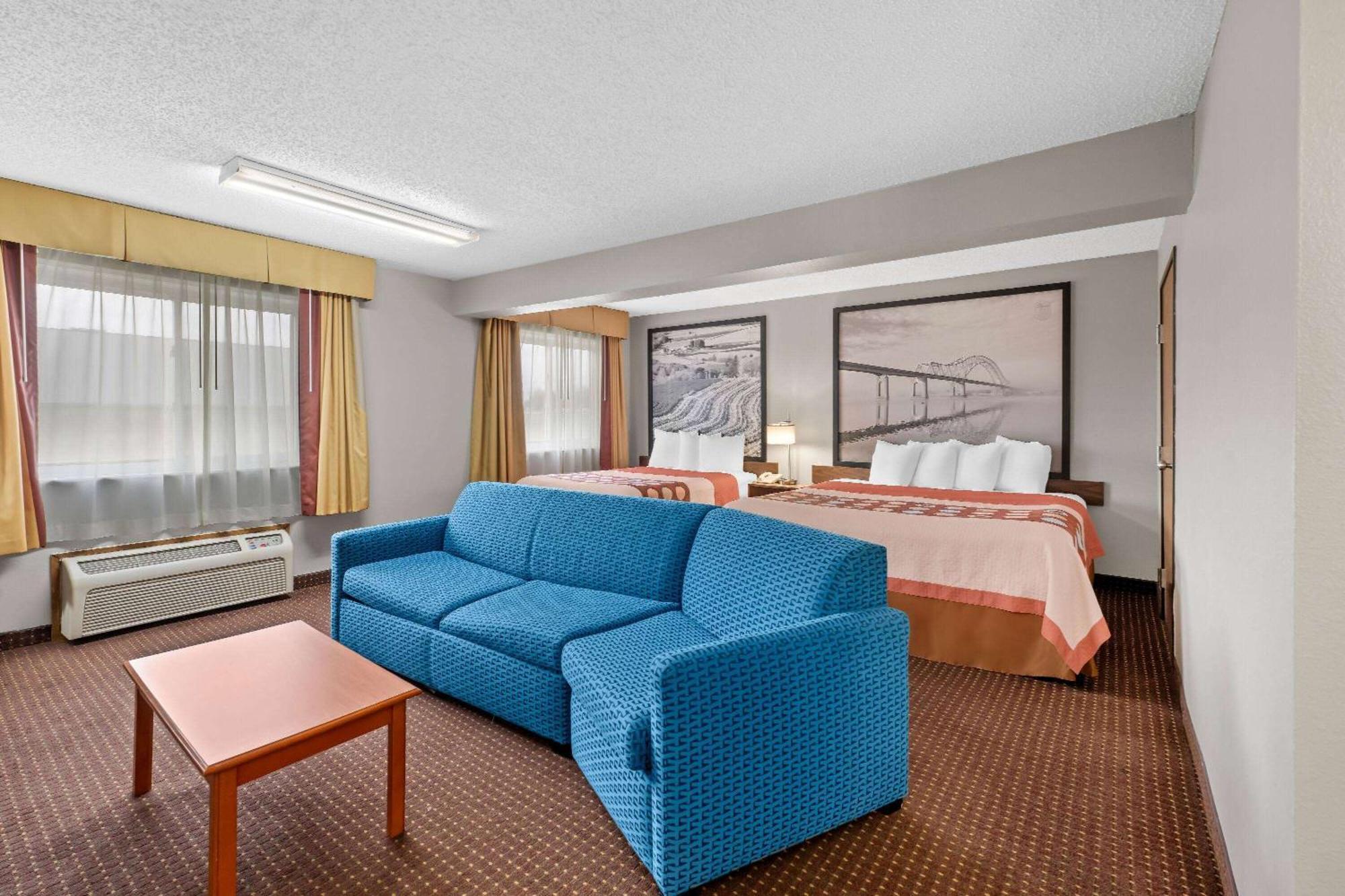 Super 8 By Wyndham Waverly Eksteriør billede